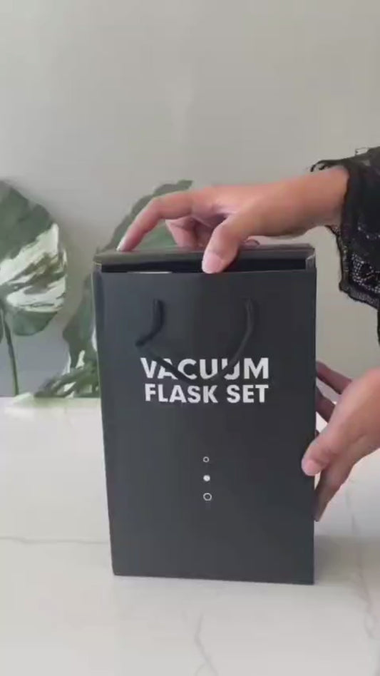 Stainless Steel Vacuum Flask Set With Cups 500ml